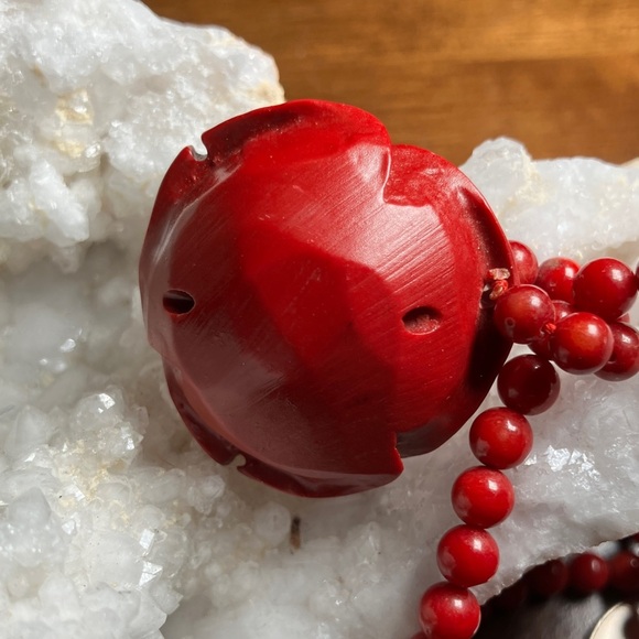 Coral Bead Necklace with Red Resin Rose Pendant 16” - Picture 6 of 7